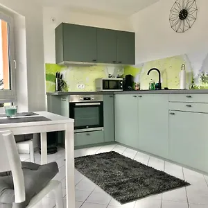 Helles Und Ruhiges Direkt Am Flughafen Leipzig Halle Apartment